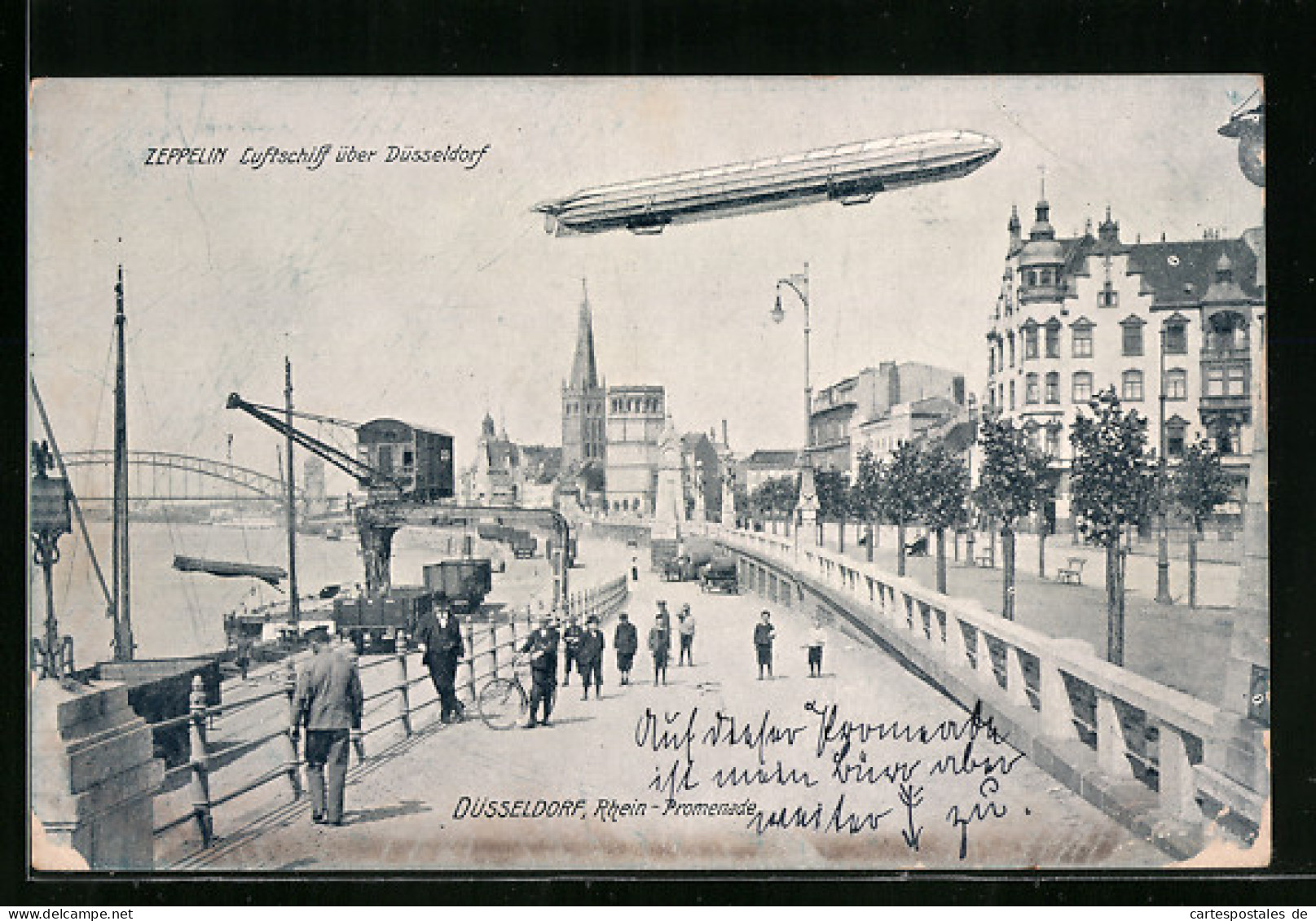 AK Düsseldorf, Zeppelins Luftschiff über Der Rheinpromenade  - Dirigeables