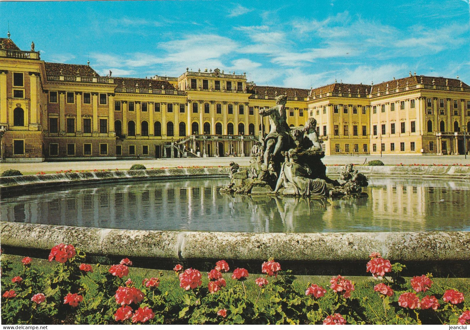 CPM . WIEN . SCHOß SCHÖNBRUNN  . VIENNE . CHATEAU DE SCHOENBRUNN  .  CARTE AFFR AU VERSO  .  2 SCANNES - Schönbrunn Palace