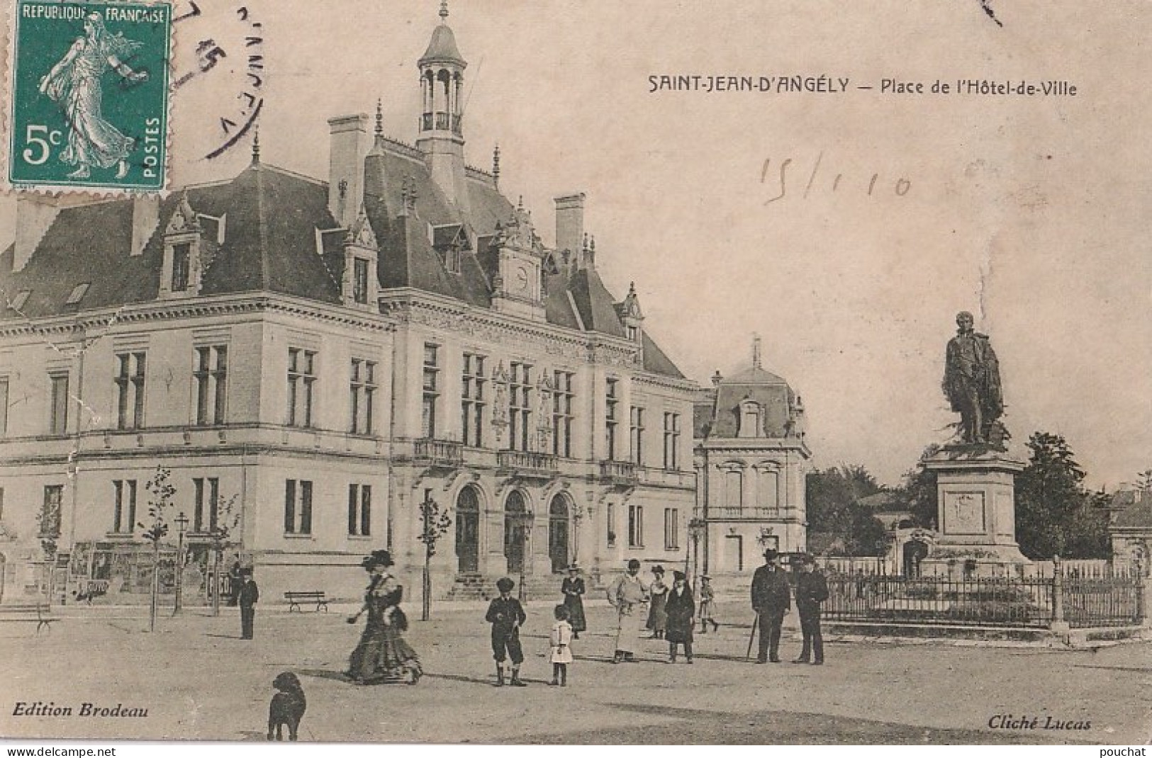 O10-17) SAINT JEAN D ' ANGELY - PLACE HOTEL DE VILLE - ( ANIMEE - HABITANTS ) - Saint-Jean-d'Angely