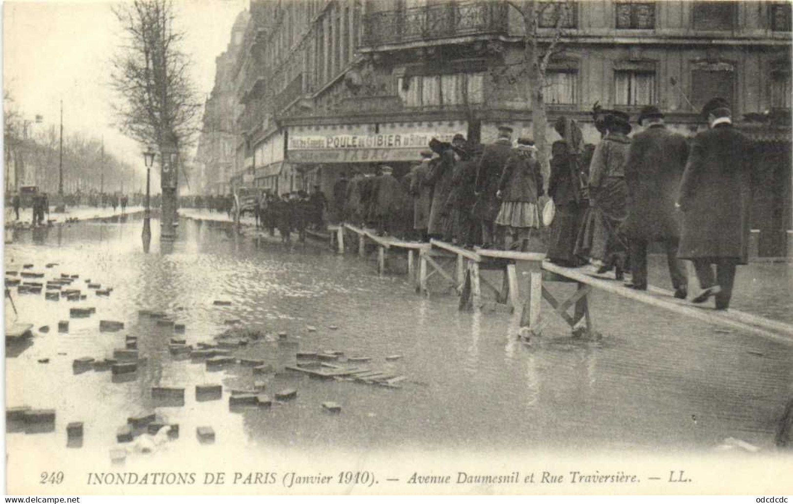 DESTOCKAGE Avant fermeture boutique T BON LOT 100 CPA  INONDATIONS DE PARIS 1910 Touies Animées  (toutes scannées )