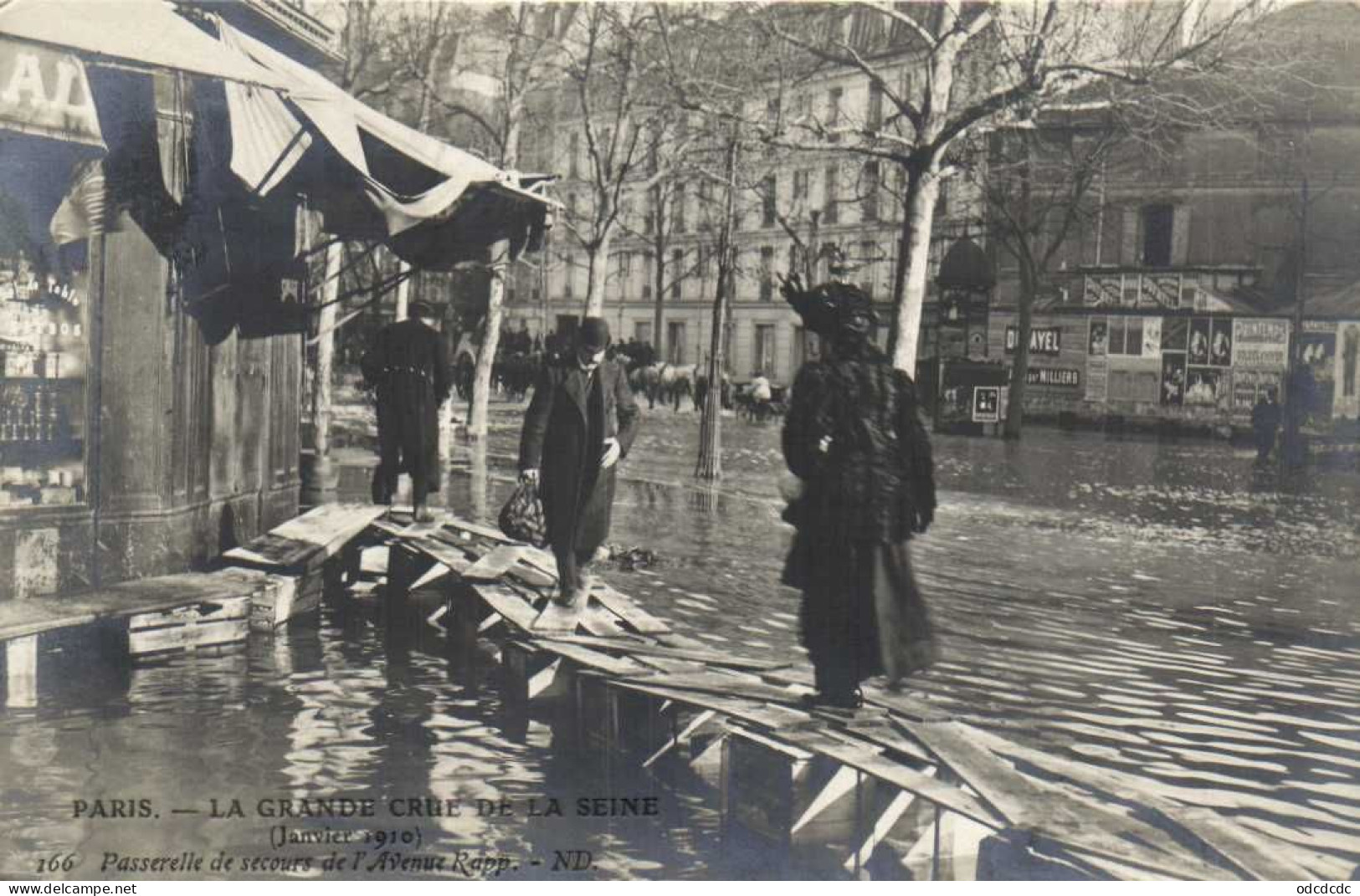 DESTOCKAGE Avant fermeture boutique T BON LOT 100 CPA  INONDATIONS DE PARIS 1910 Touies Animées  (toutes scannées )