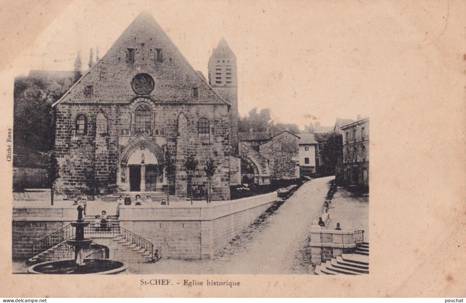 A3-38) SAINT CHEF (ISERE) EGLISE HISTORIQUE  - ANIMEE  - 1906 - ( 2 SCANS ) - Saint-Chef