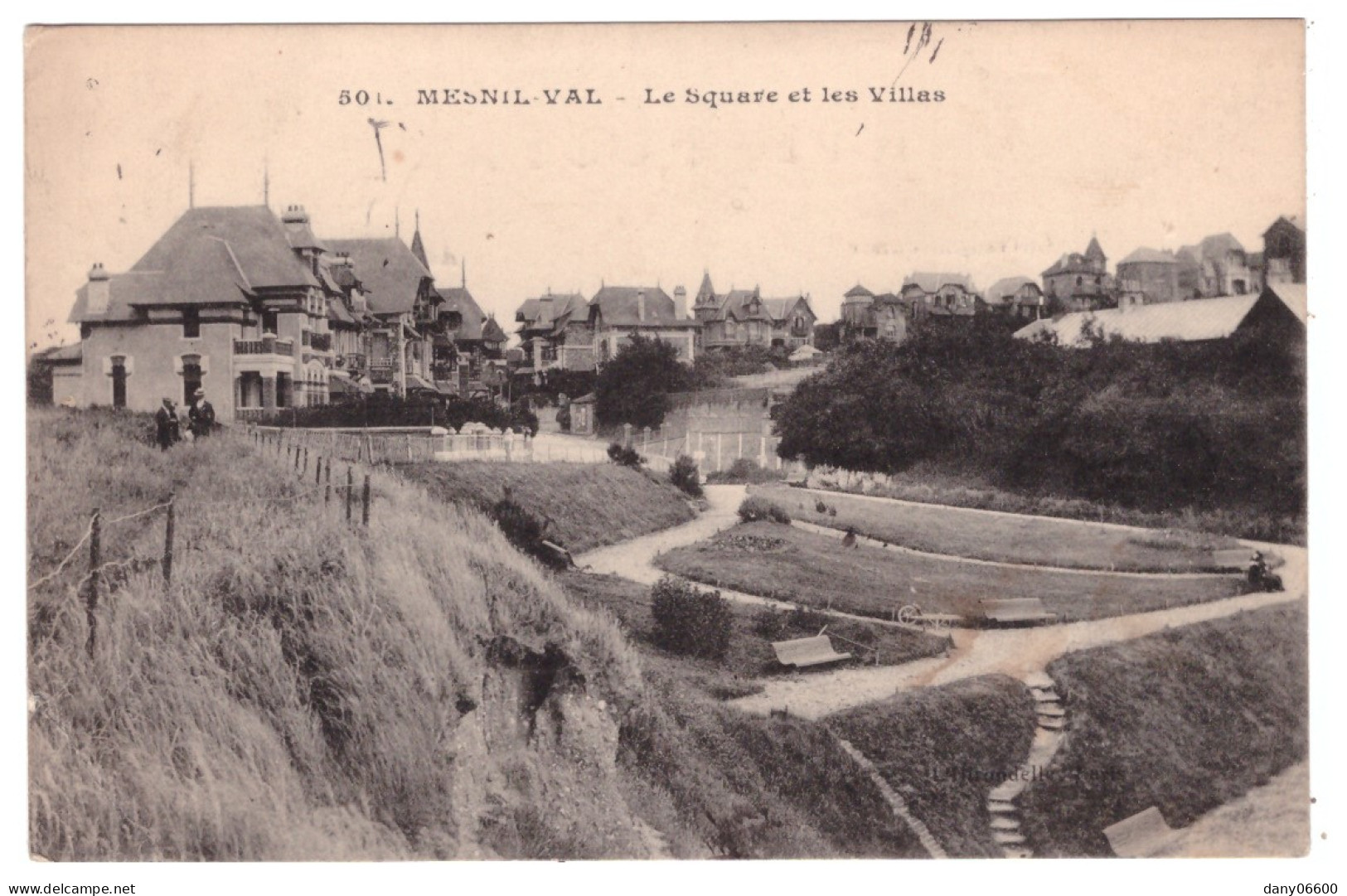 MESNIL VAL - Le Square Et Les Villas - Mesnil-Val