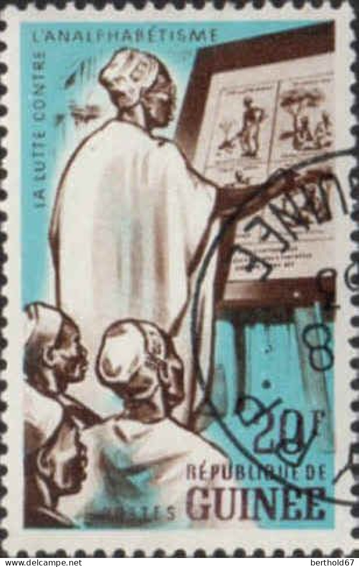 Guinée (Rep) Poste Obl Yv: 111/114 Lutte Contre L'analphabétisme (TB Cachet Rond) - Guinée (1958-...)