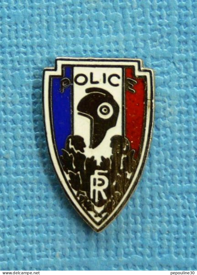 1 PIN'S /  ** INSIGNE / POLICE NATIONALE RÉPUBLIQUE FRANÇAISE ** - Polizei