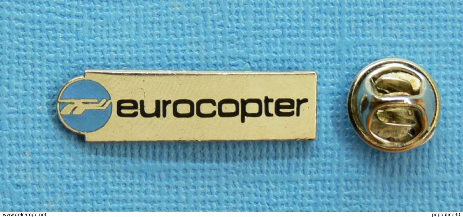 1 PIN'S /  ** HÉLICOPTÈRE " EUROCOPTER " PRODUIT LES MODÈLES POUR LE MARCHÉ AMÉRICAIN ** - Vliegtuigen