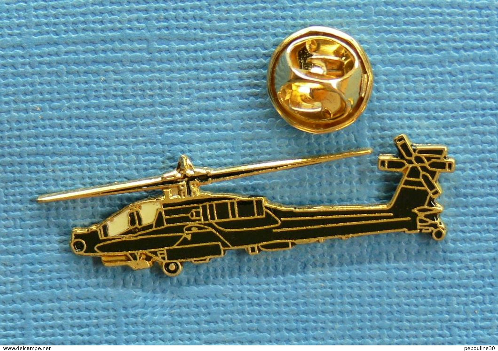 1 PIN'S /  ** HÉLICOPTÈRE / McDONNELL-DOUGLAS  AH-64 " APACHE " US ARMY ** - Militaria