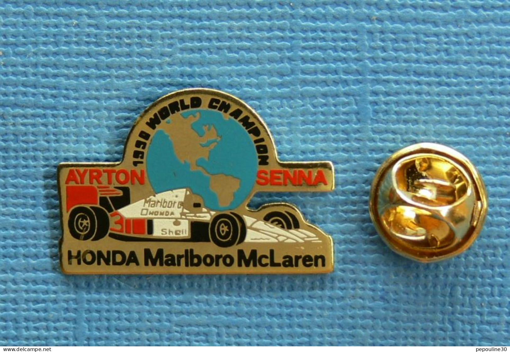 1 PIN'S /  ** Mr AYRTON SENNA / HONDA MARLBORO Mc LAREN / 1990 WORLD CHAMPION ** - Honda