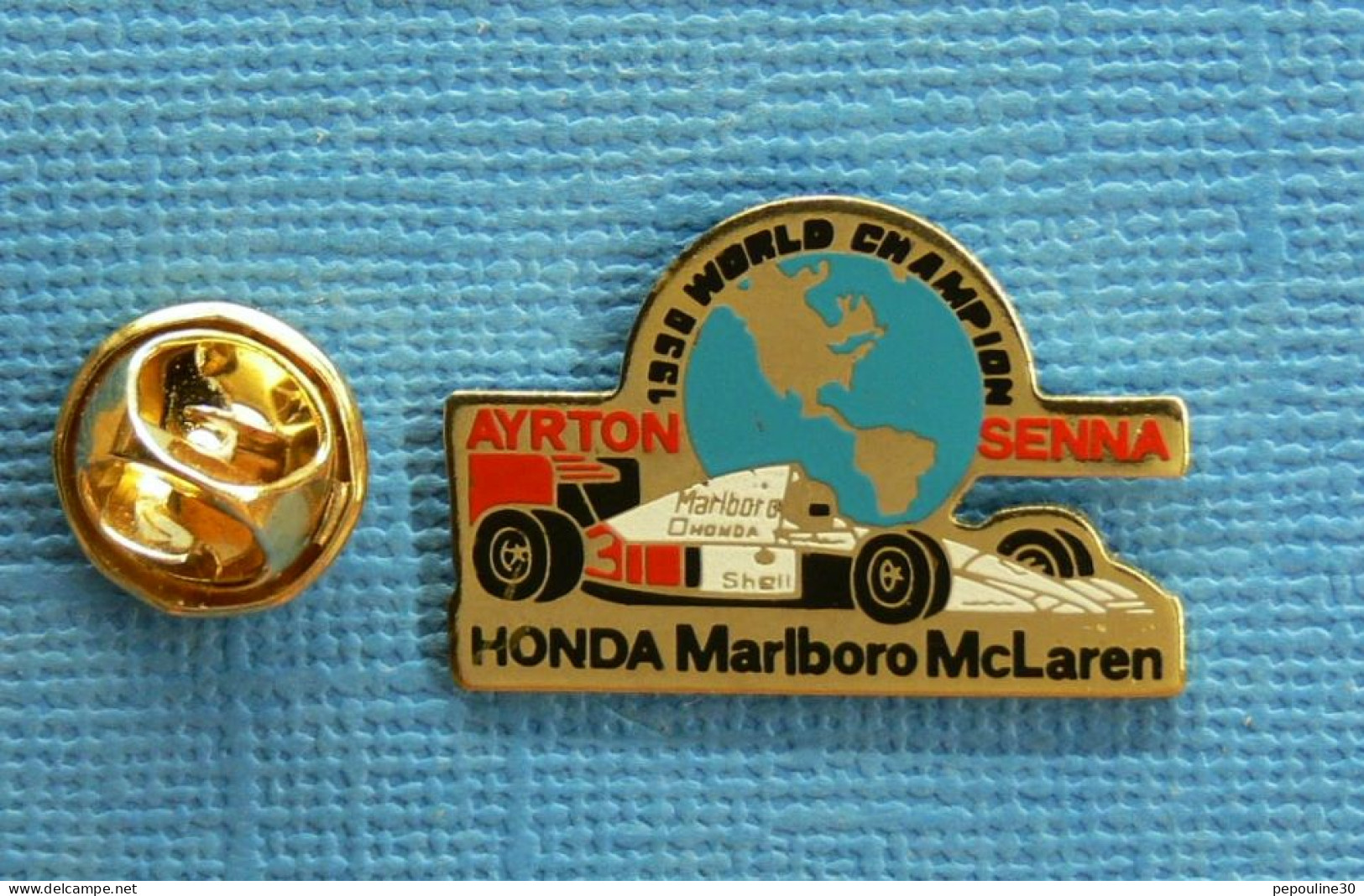1 PIN'S /  ** Mr AYRTON SENNA / HONDA MARLBORO Mc LAREN / 1990 WORLD CHAMPION ** - Honda