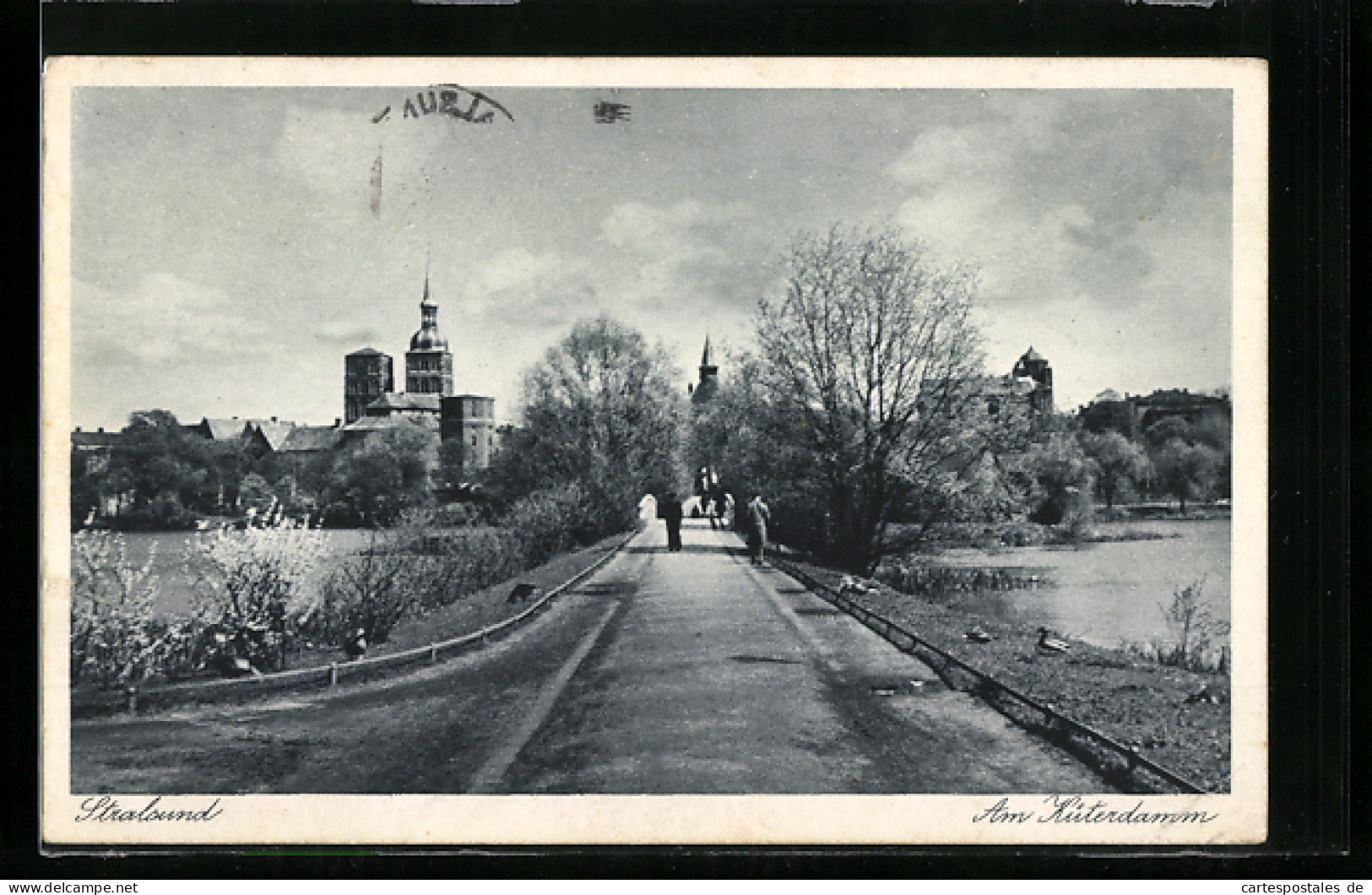 AK Stralsund, Am Küterdamm Mit Kirche  - Stralsund