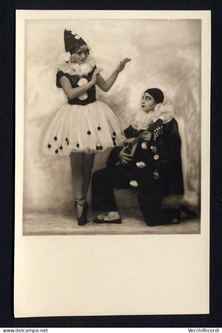 Dancers - 1920c  Photo Postcard - Danse