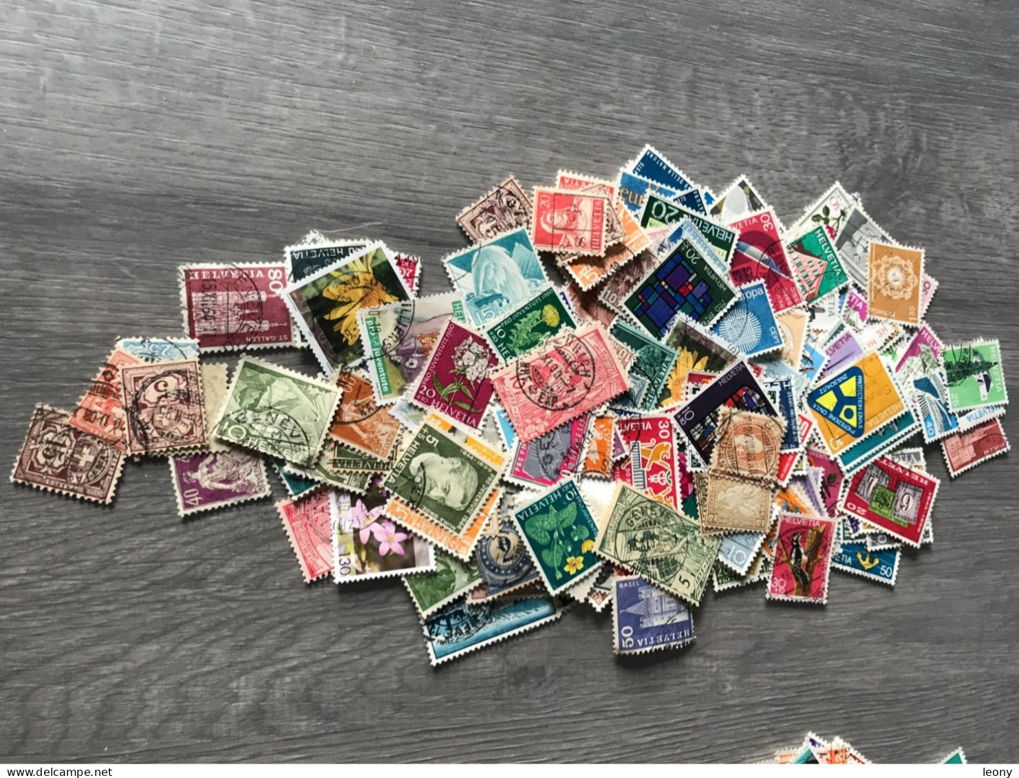 Environ  800 TIMBRES DIVERS De  SUISSE  -   OBLITERES - Vrac (max 999 Timbres)