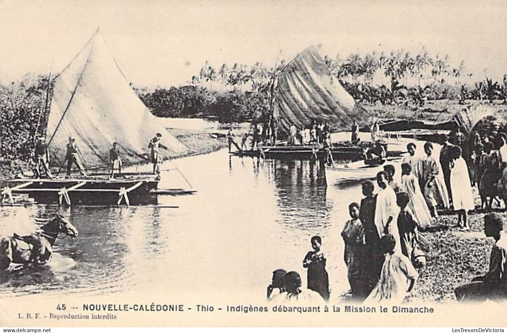 Nouvelle Calédonie - Thio - Indigènes Débarquant à La Mission Le Dimanche - Canaques - Carte Postale Ancienne - New Caledonia