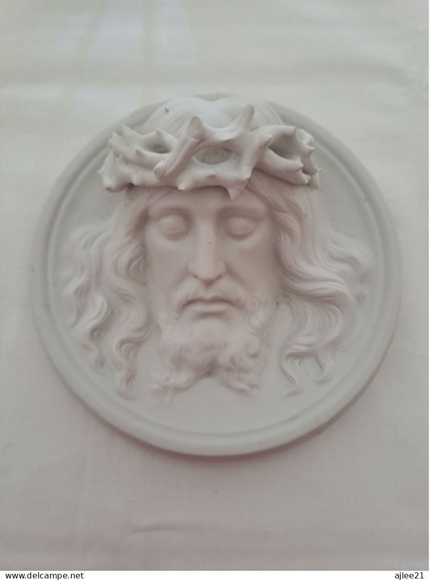 Médaillon.  Figurant Le Christ À La Couronne D'épines. - Religious Art