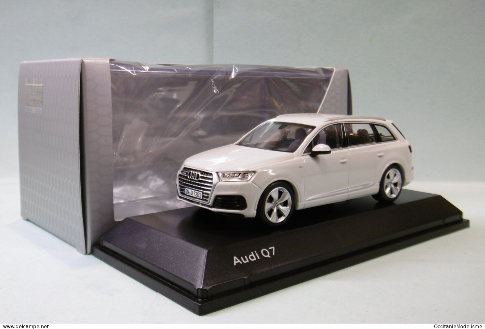 Spark - AUDI Q7 Blanc Neuf NBO 1/43 - Spark