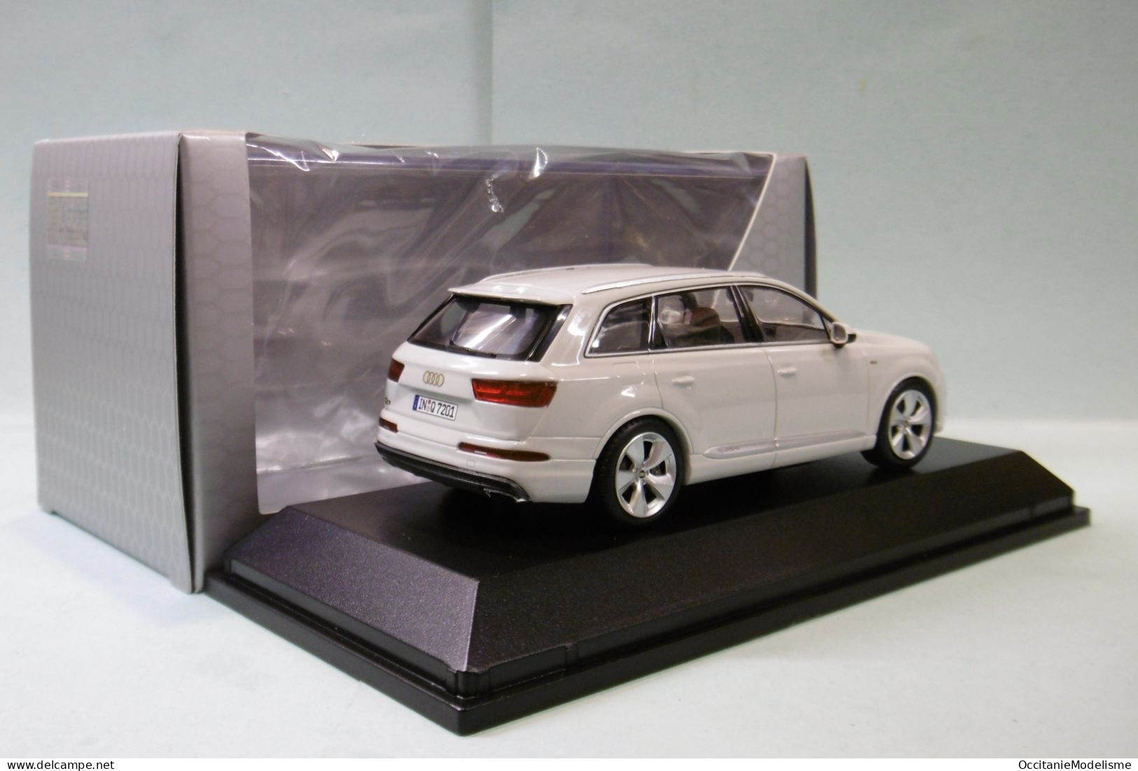 Spark - AUDI Q7 Blanc Neuf NBO 1/43 - Spark