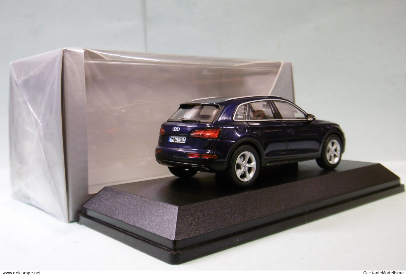 Spark - AUDI Q5 Bleu Nuit Neuf NBO 1/43 - Spark