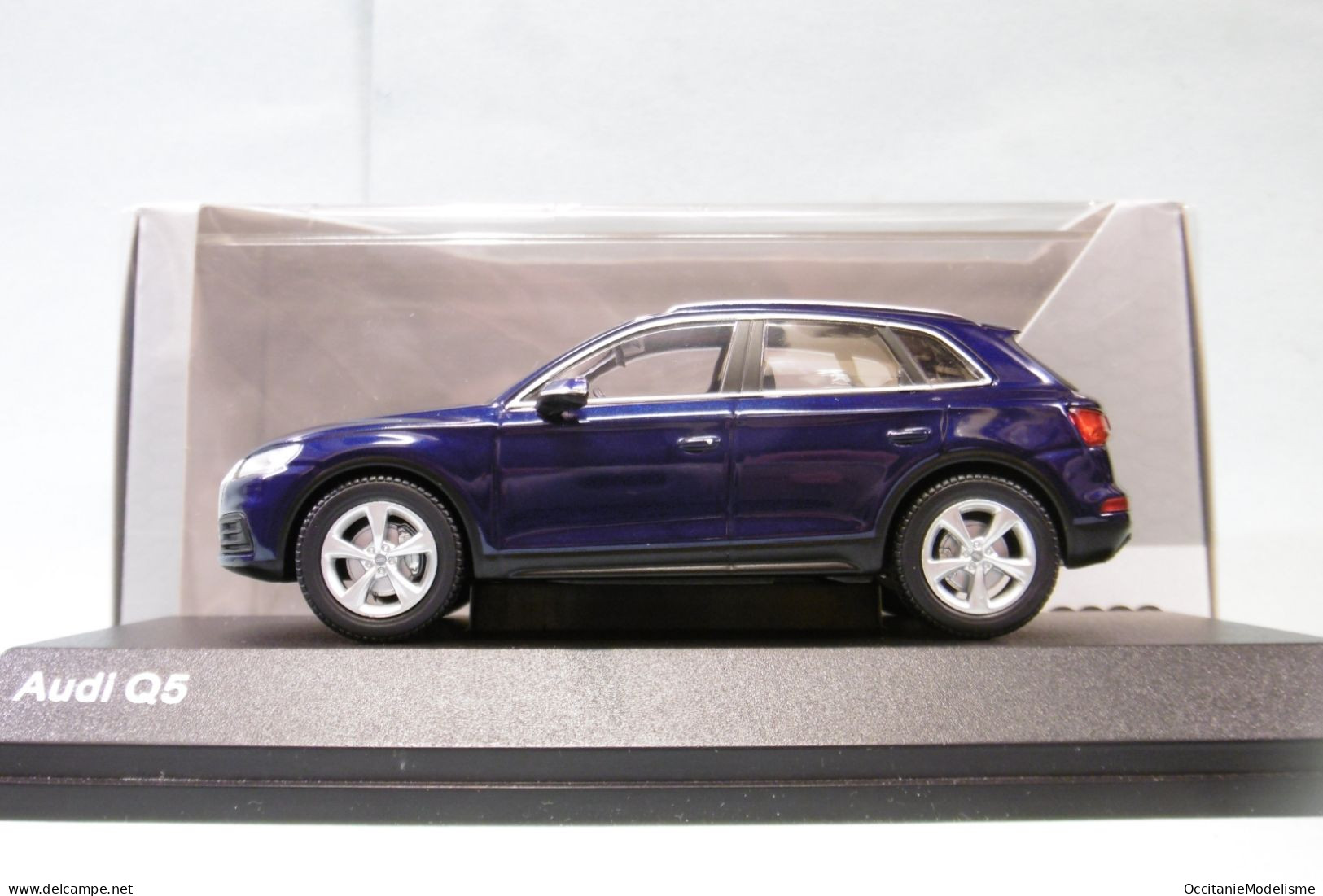 Spark - AUDI Q5 Bleu Nuit Neuf NBO 1/43 - Spark