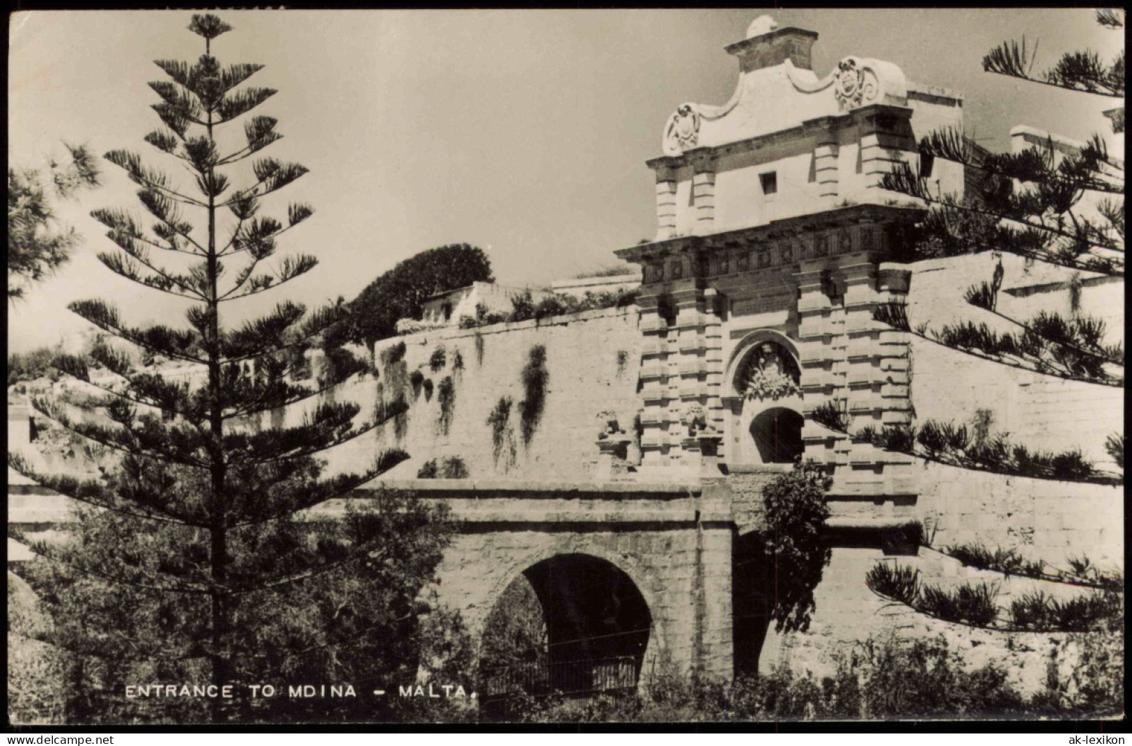 Postcard Malta ENTRANCE TO MDINA Malta 1954 - Malta