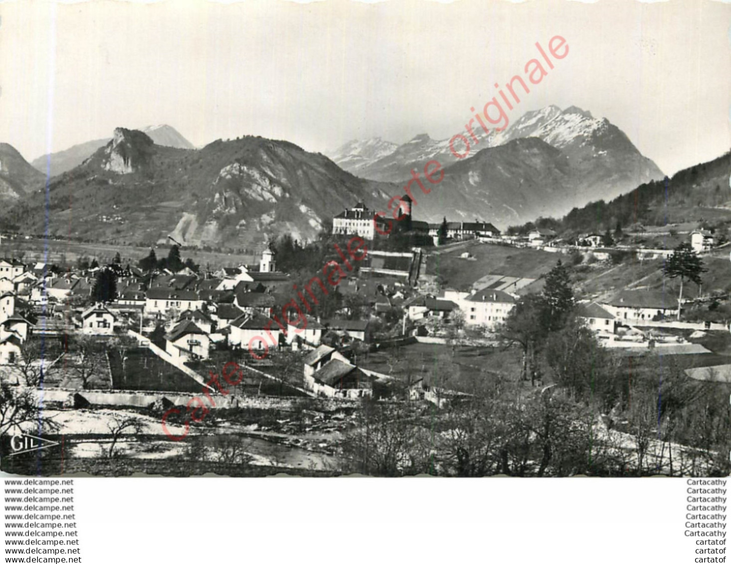 74.  FAVERGES .  Vue Générale Et Le Mont Charvin . - Faverges