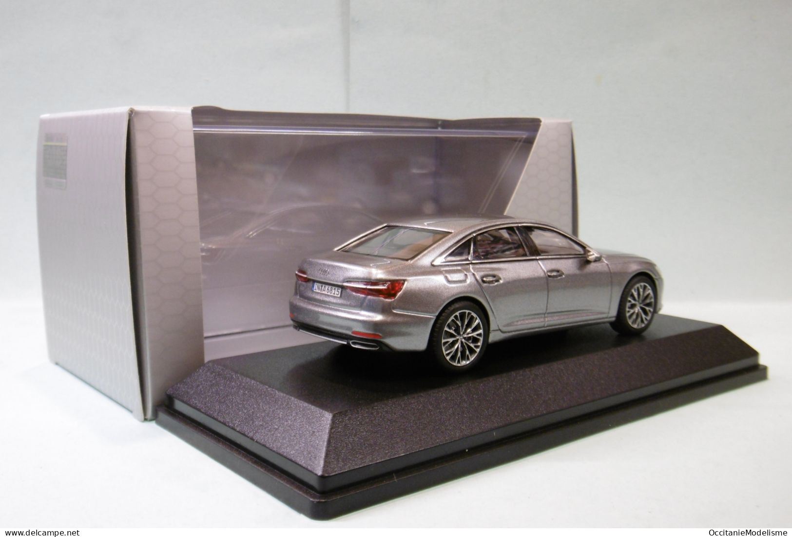 Spark - AUDI A6 Gris Métallisé Neuf NBO 1/43 - Spark