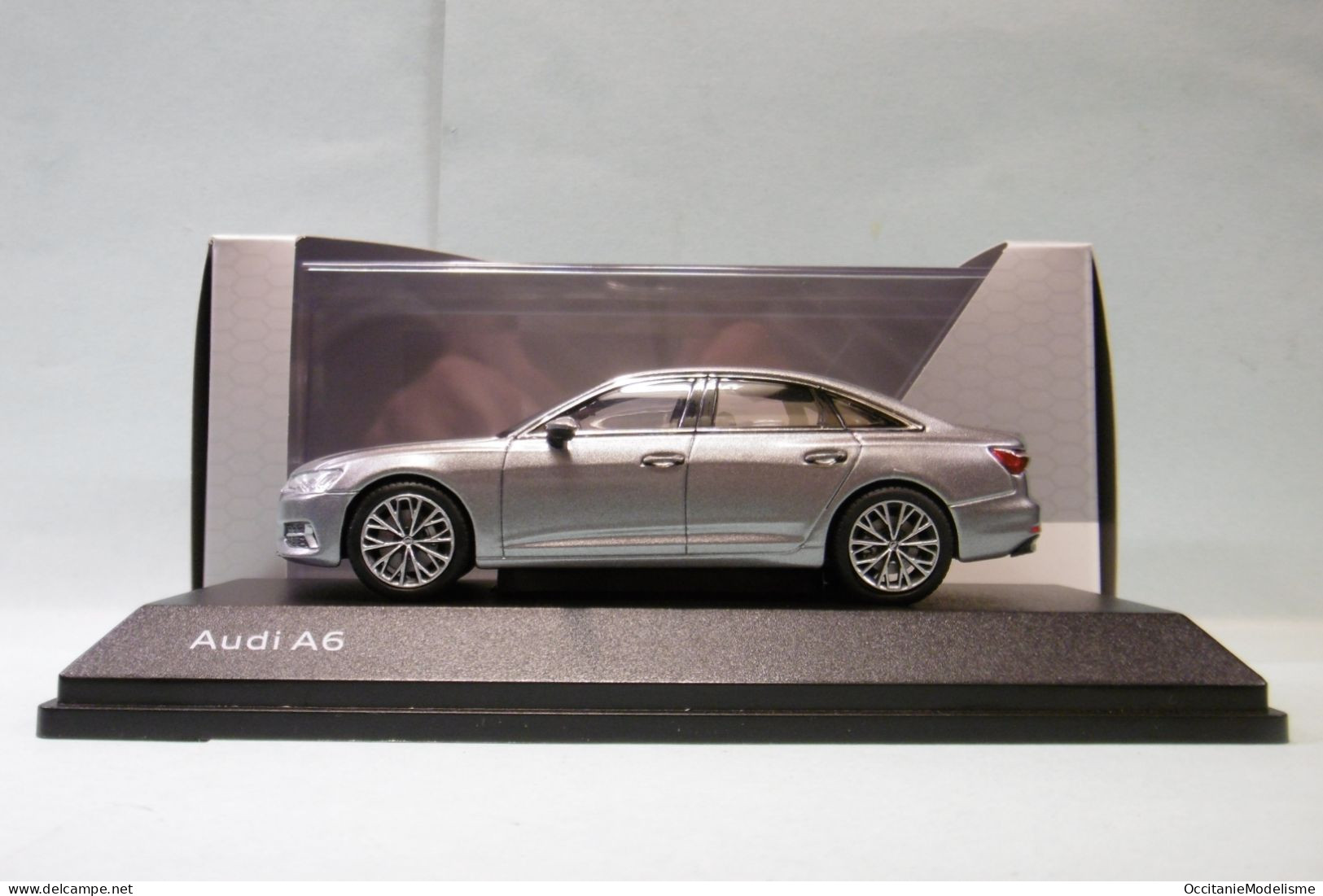 Spark - AUDI A6 Gris Métallisé Neuf NBO 1/43 - Spark