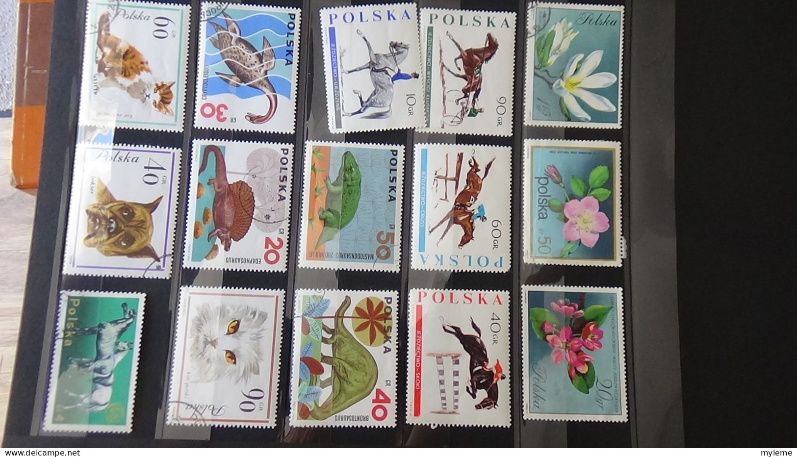 BF12 Ensemble de timbres de divers pays + plaquette de France **. Cote sympa  A saisir !!!.