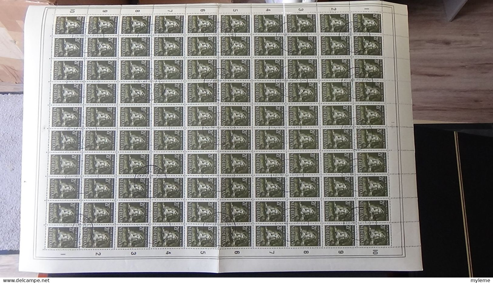 BF14 Ensemble de timbres feuilles et fragments de feuilles ** et oblitérés des Pays Bas.  A saisir !!!.