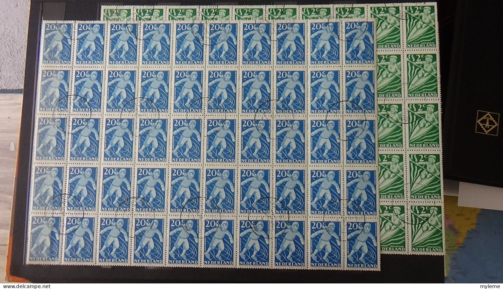 BF14 Ensemble de timbres feuilles et fragments de feuilles ** et oblitérés des Pays Bas.  A saisir !!!.