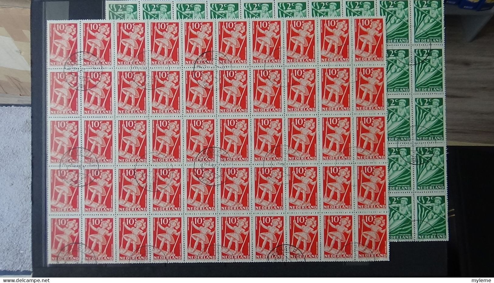 BF14 Ensemble de timbres feuilles et fragments de feuilles ** et oblitérés des Pays Bas.  A saisir !!!.