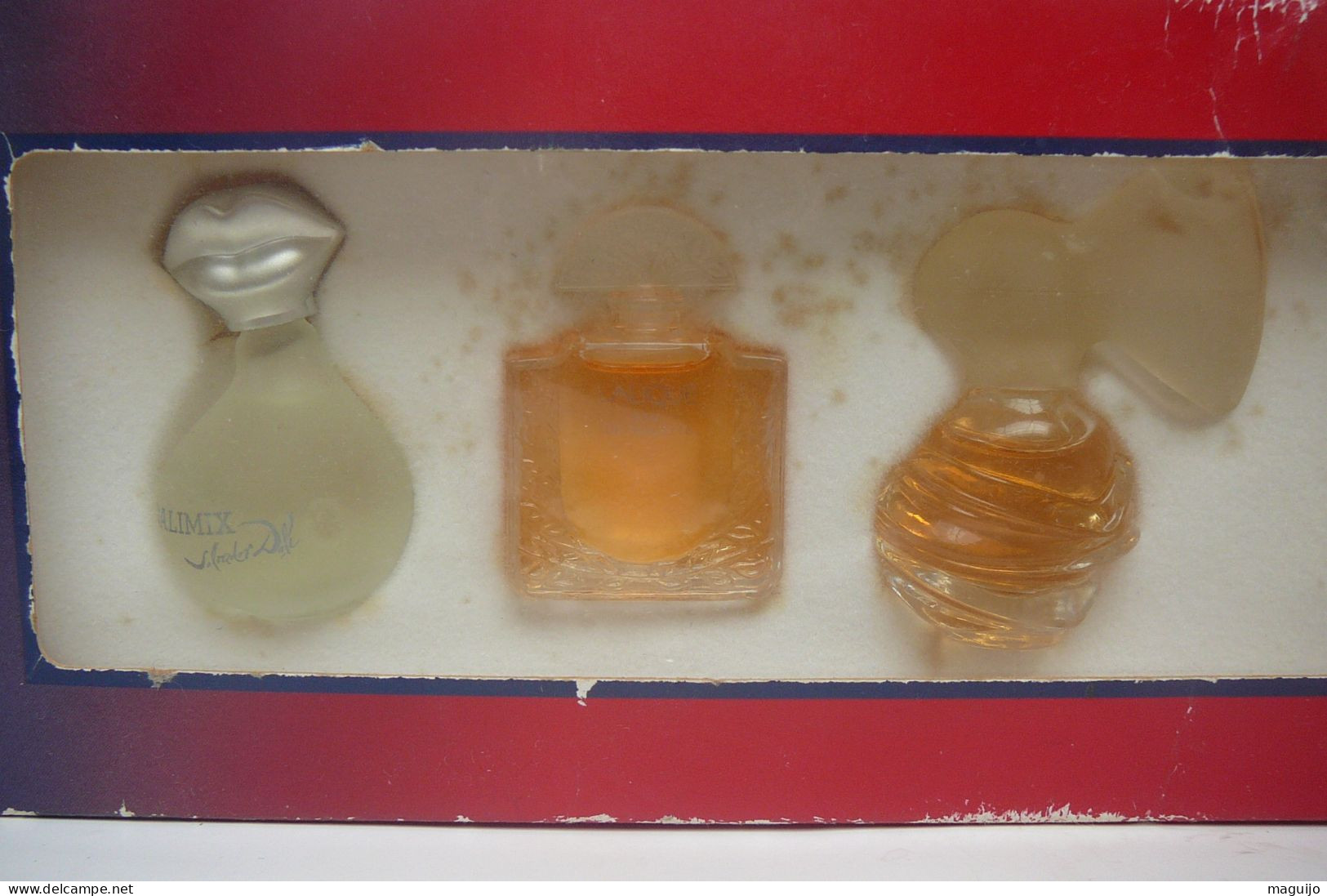 DALI,LALIQUE ,ROCHAS ...COFFRET ( Abimé) 5 MINIS PLEINES ET EN BON ETAT //LIRE Et VOIR ( MANGOPAY OBLIGATOIRE) - Miniatures Womens' Fragrances (in Box)