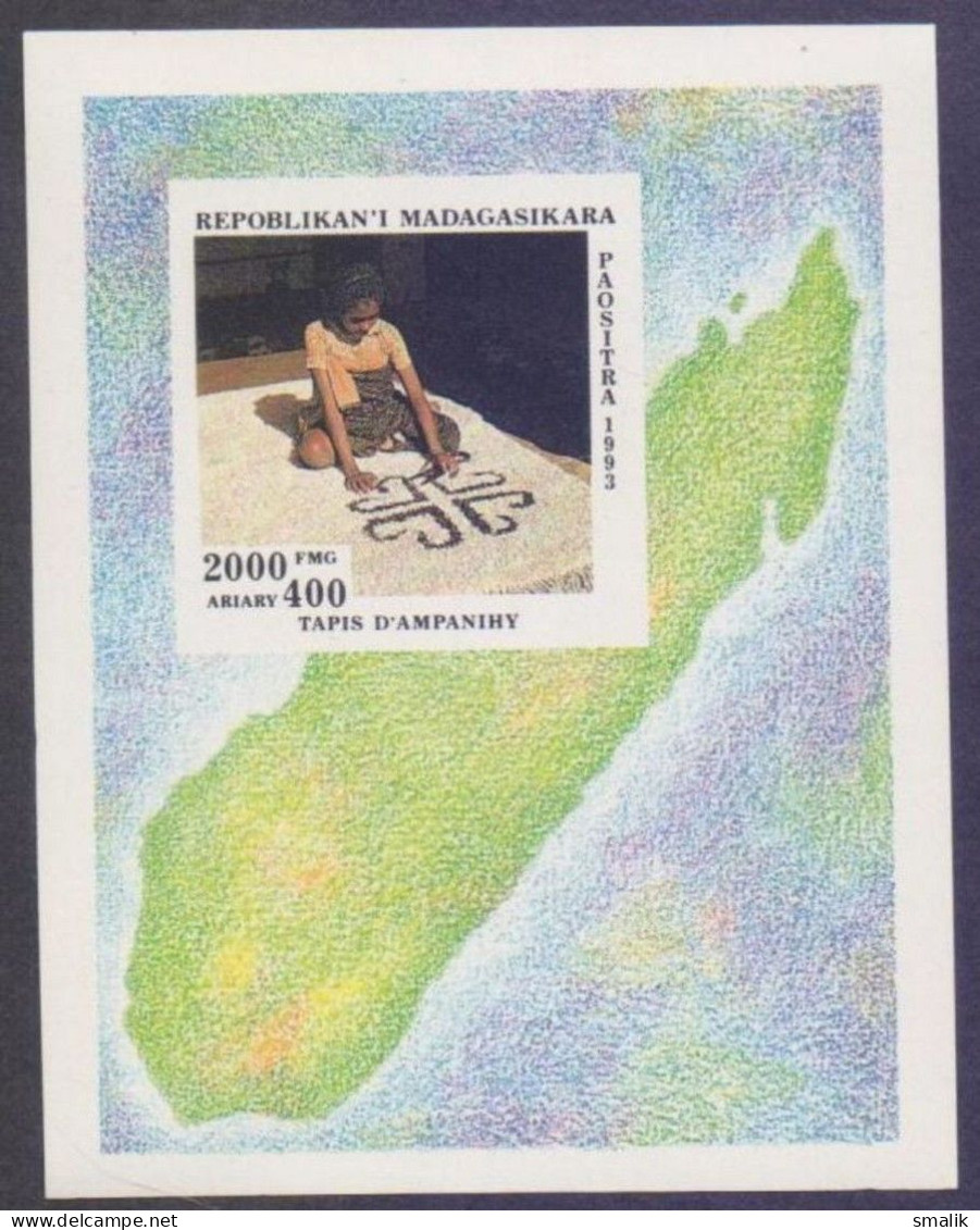 MADAGASCAR 1993 MADAGASKAR - Craft Carpets, Tapis D'Ampanihy, IMPERF Miniature Sheet, MNH - Madagascar (1960-...)