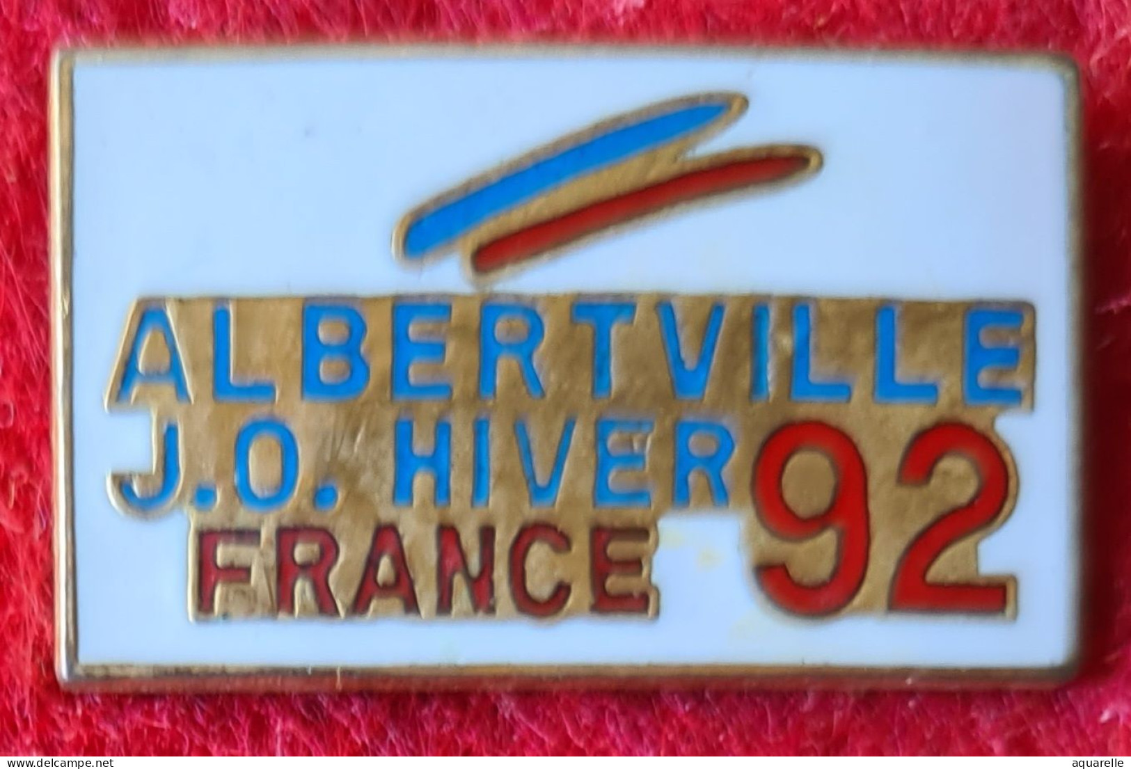 SUPER PIN'S JEUX OLYMPIQUES ALBERVILLE 92, émail Grand Feu Base Or, Signé Insigna, Format 2,5X1,5cm - Olympic Games