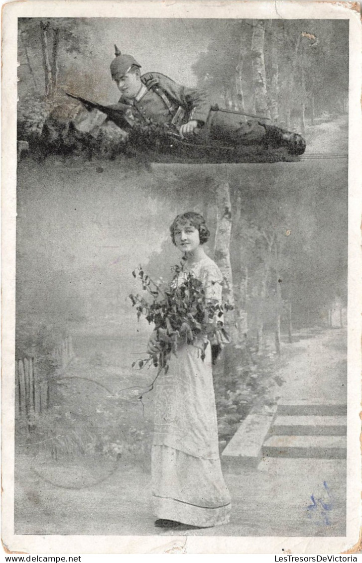 COUPLES - Soldat Et Femme Avec Des Fleurs - Carte Postale Ancienne - Coppie