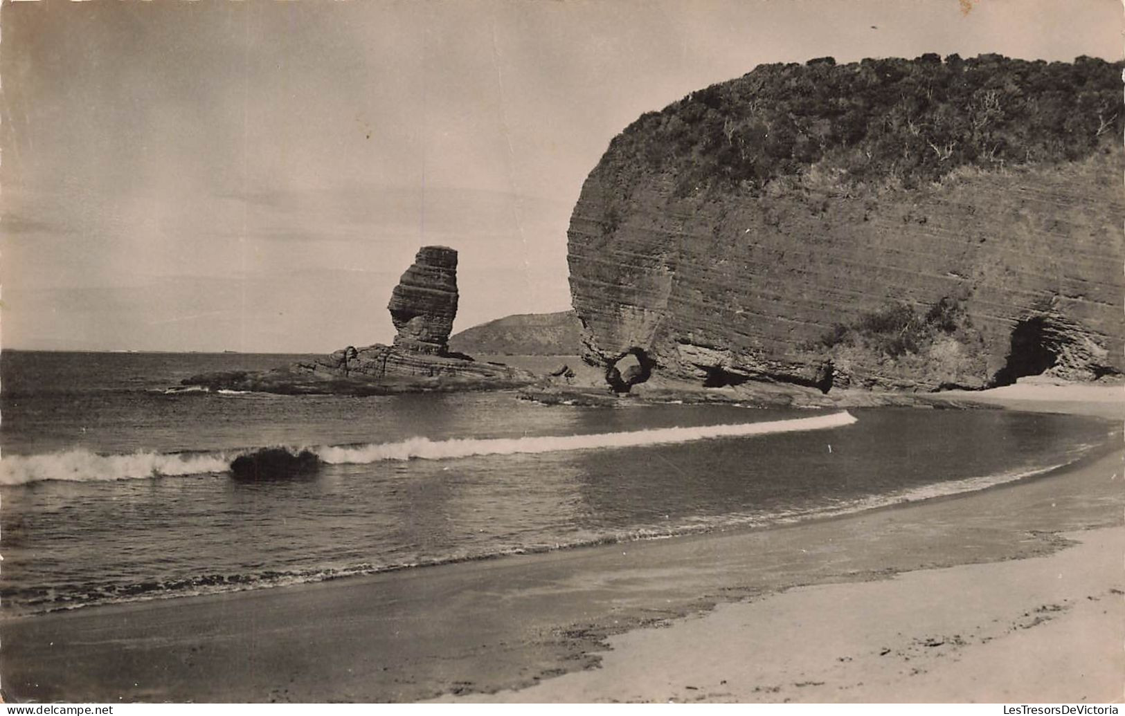 FRANCE - Roche Percée - Nouvelle Calédonie - Vue Sur La Mer - La Plage - Carte Postale Ancienne - Nouvelle Calédonie