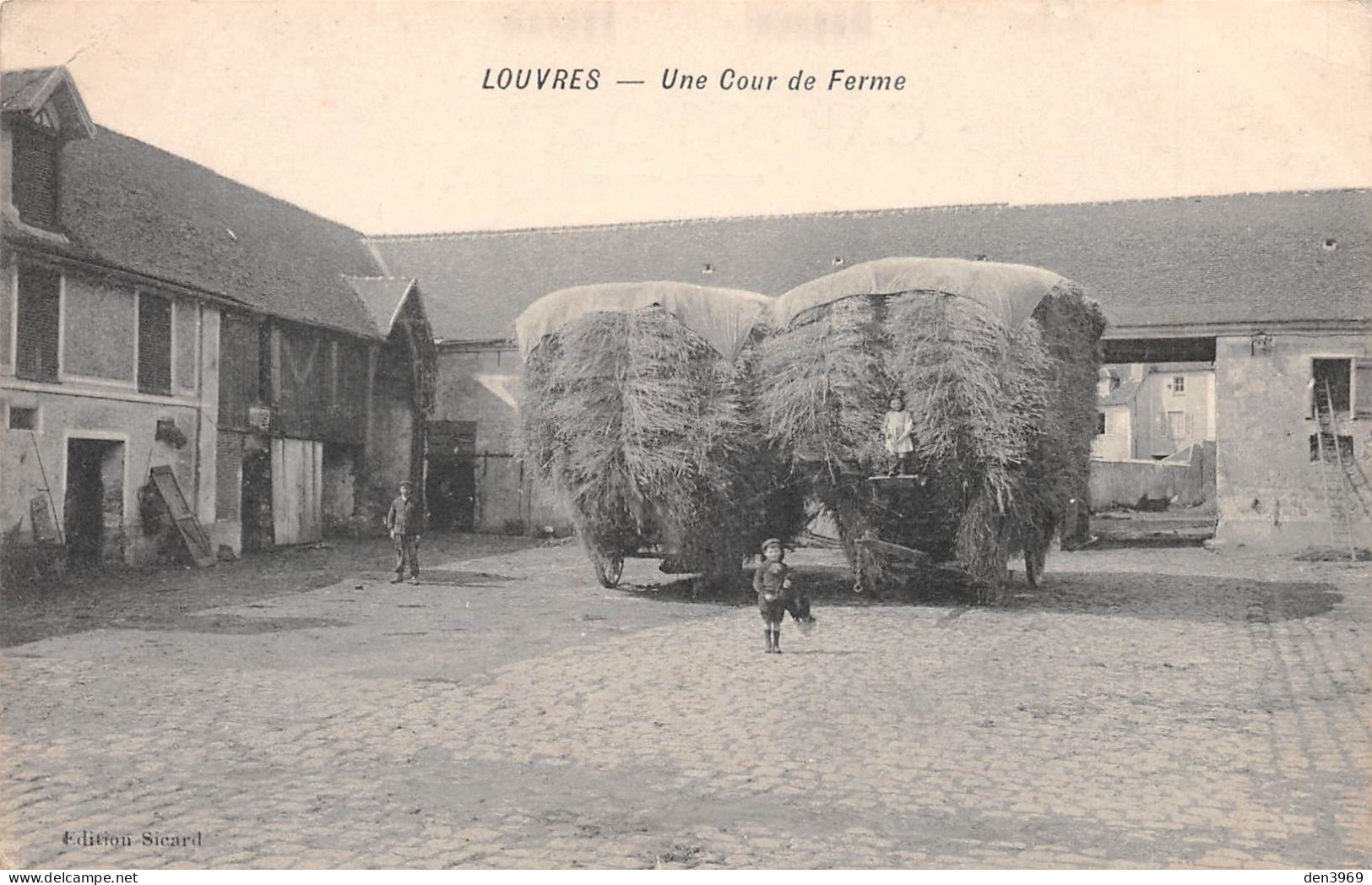 LOUVRES (Val-d'Oise) - Une Cour De Ferme - Chariot De Foin - Voyagé 1914 (2 Scans) Emile Loth à Hadol-la-Tour Vosges - Louvres