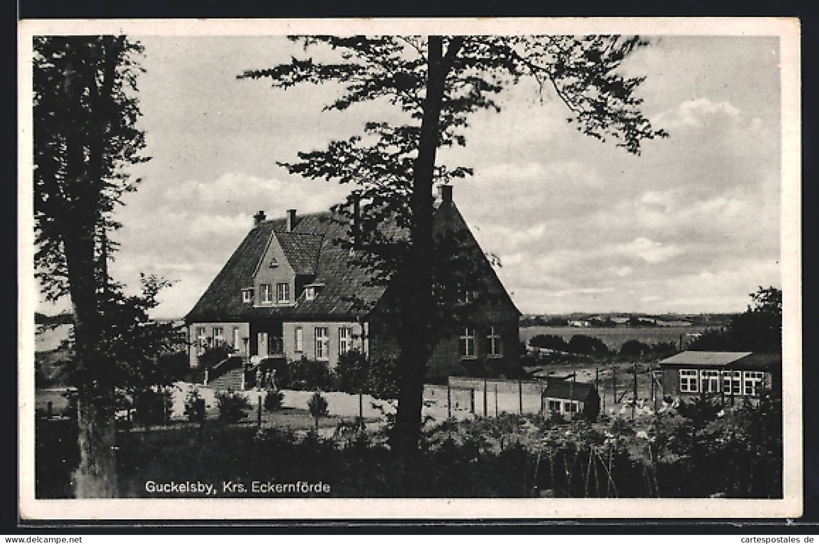 AK Guckelsby /Krs. Eckernförde, Haus Mit Hühnerstall  - Eckernfoerde