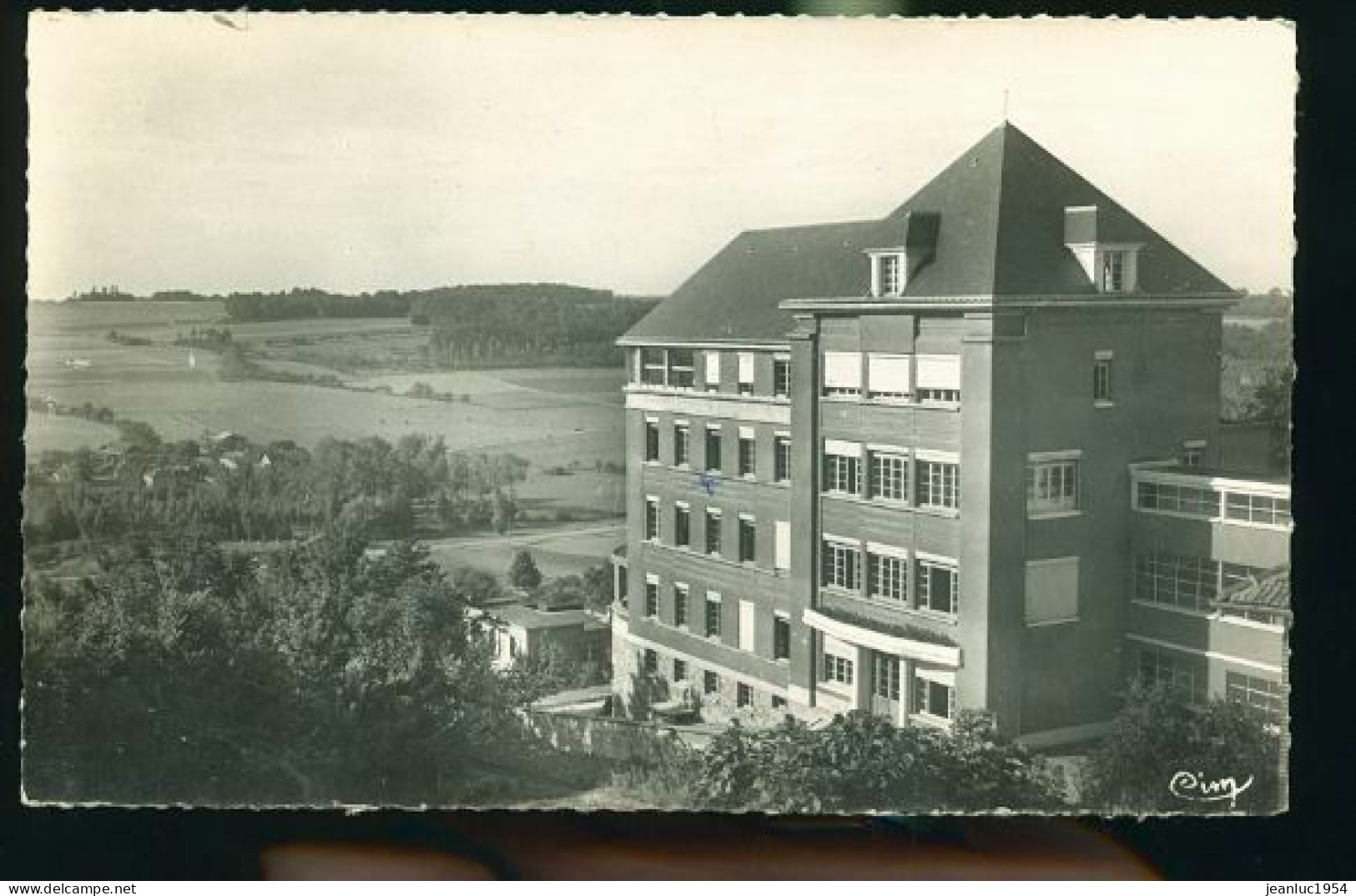 MONTMIRAIL LA MAISON DE REPOS   (    Mes Cartes Ne Sont Pas Jaunies ) - Montmirail