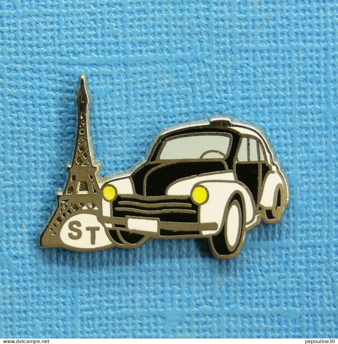 1 PIN'S /  ** RENAULT 4CV PIE / SÉCURITÉ DU TERRITOIRE / POLICE PARISIENNE / 1955 ** . (COINDEROUX). - Politie