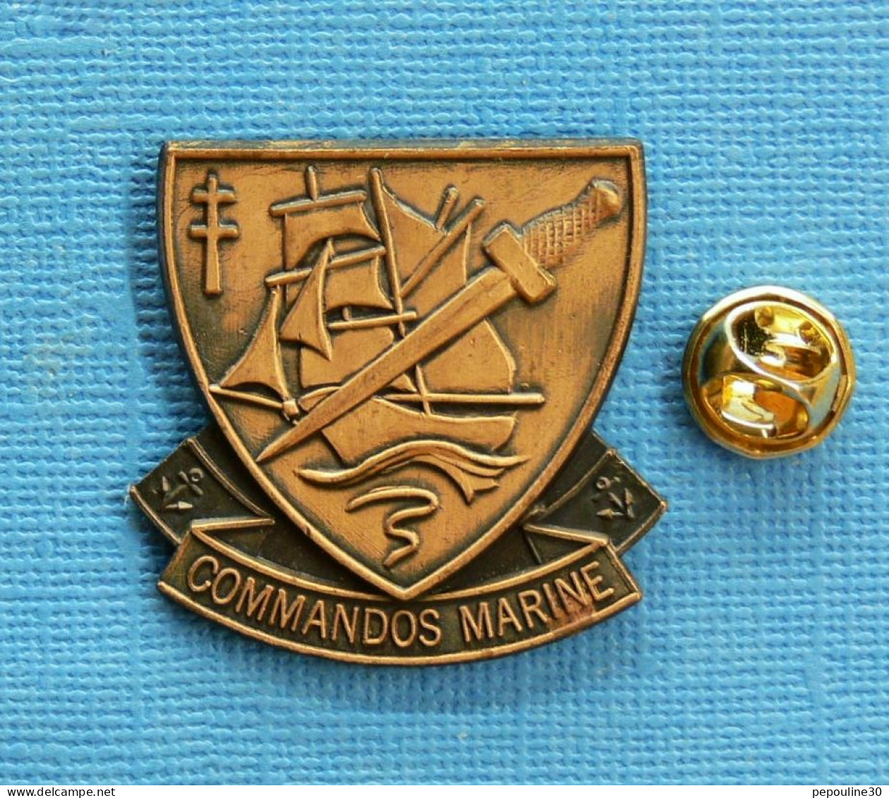 1 PIN'S /  ** INSIGNE DE BÉRET / COMMANDOS MARINE ** . (CEC) - Army