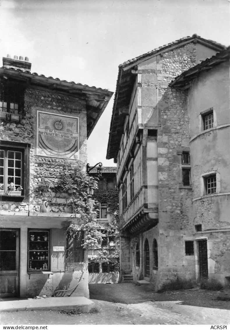 01 PEROUGES Cité Médiévale  Cadran Solaire Et Maison Messigny    49 (scan Recto Verso)KEVREN0708 - Pérouges