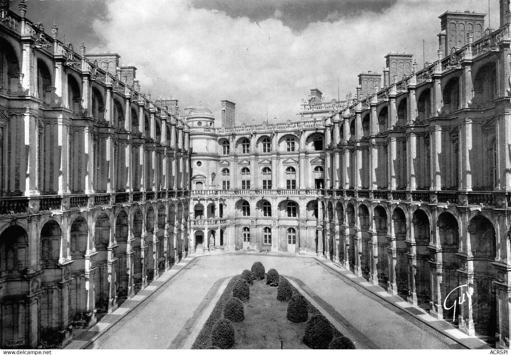 78 SAINT GERMAIN EN LAYE La Cour Intérieure Du Chateau      23 (scan Recto Verso)KEVREN0770 - St. Germain En Laye (Château)