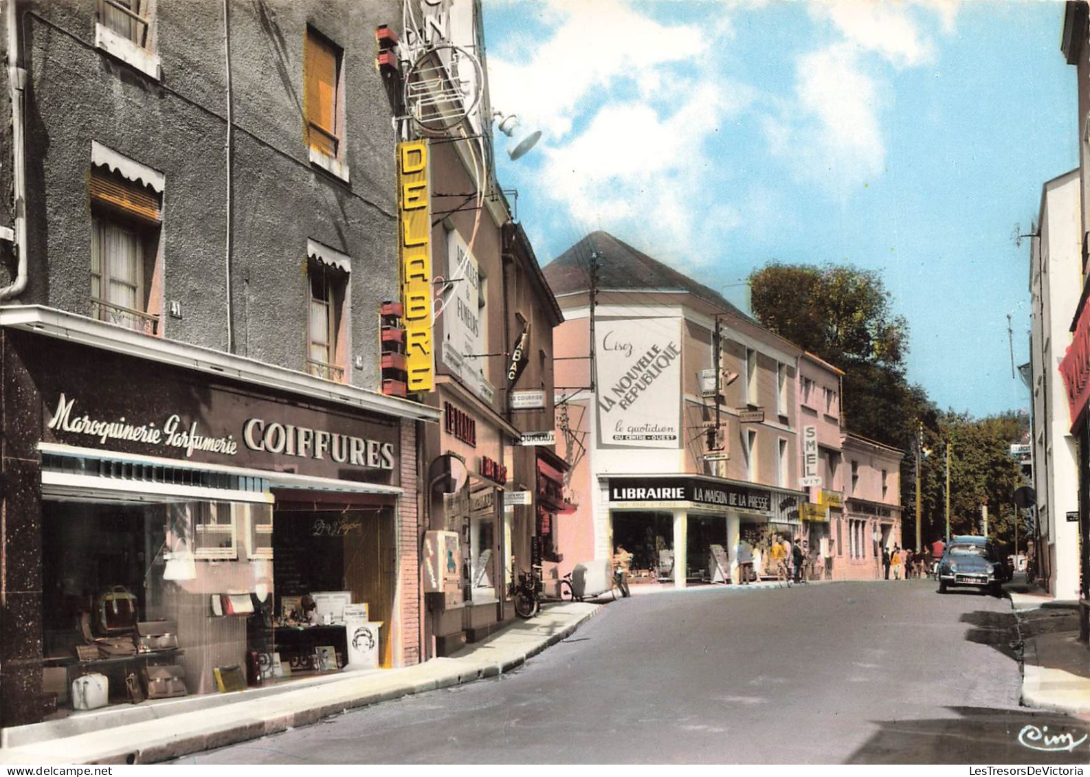 FRANCE - Thouars - La Rue Porte De Paris - Carte Postale - Thouars