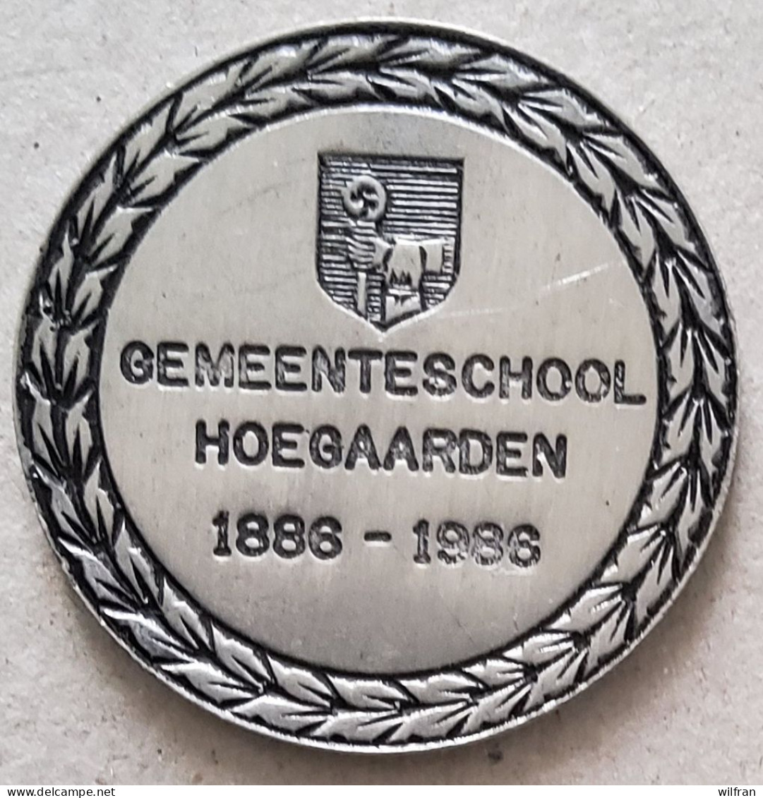 4637 Vz Zie Scan – Kz 100 Jaar Gemeenteschool Hoegaarden 1886-1986 - Gemeindemünzmarken