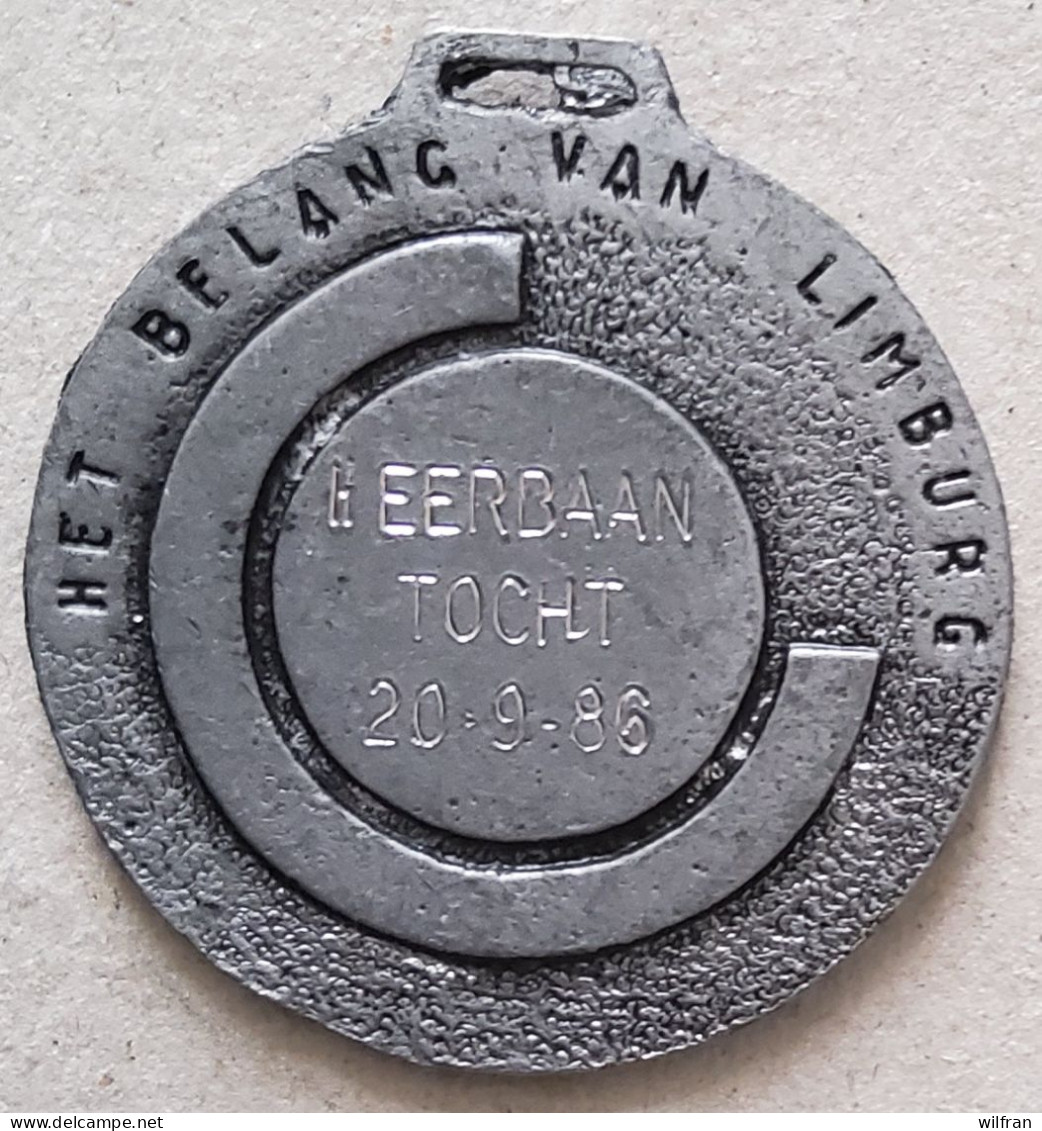 4638 Vz Mens Sana In Corpore Sano Tongeren Bimillenium 1986.5-1986 – Kz Het Belang Van Limburg - Heerbaantocht - Tokens Of Communes