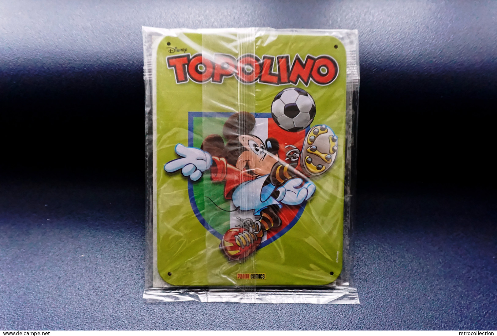 Mickey Mouse / Topolino - Plaque émaillée N°3 / Edition Anniversaire 70 Ans / Football - Collector - Emailschilder (ab 1960)