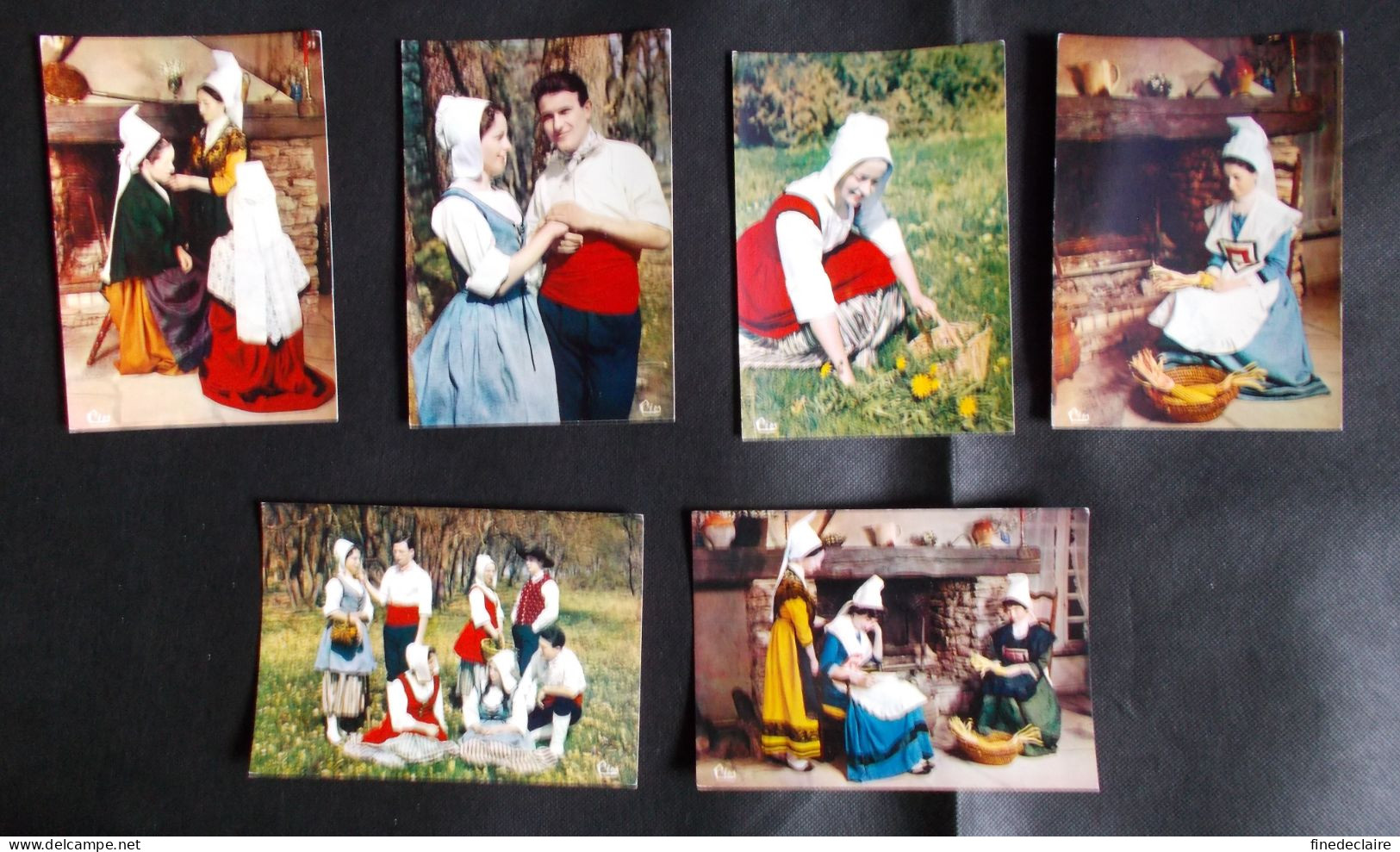 Lot De 9 Cartes Postales Groupes Folkloriques, Provence, Auvergne, Bourbonnais. - Colecciones Y Lotes