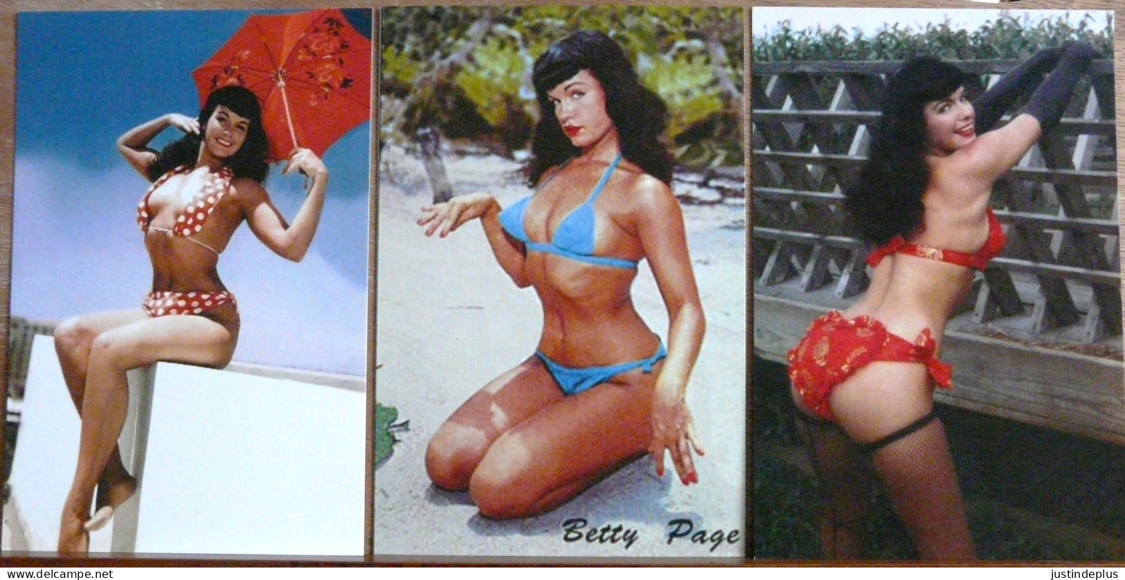 BETTIE PAGE LOT DE 3 CARTES COULEUR DE LA REINE DES PIN UP EN BIKINI - Pin-Ups