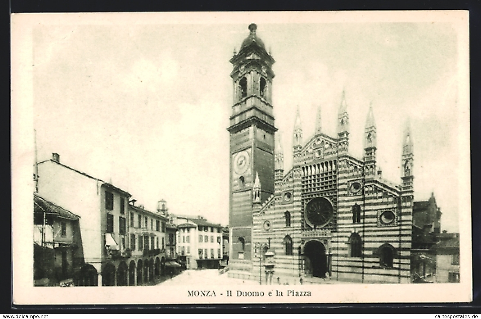 Cartolina Monza, Il Duomo E La Piazza  - Monza