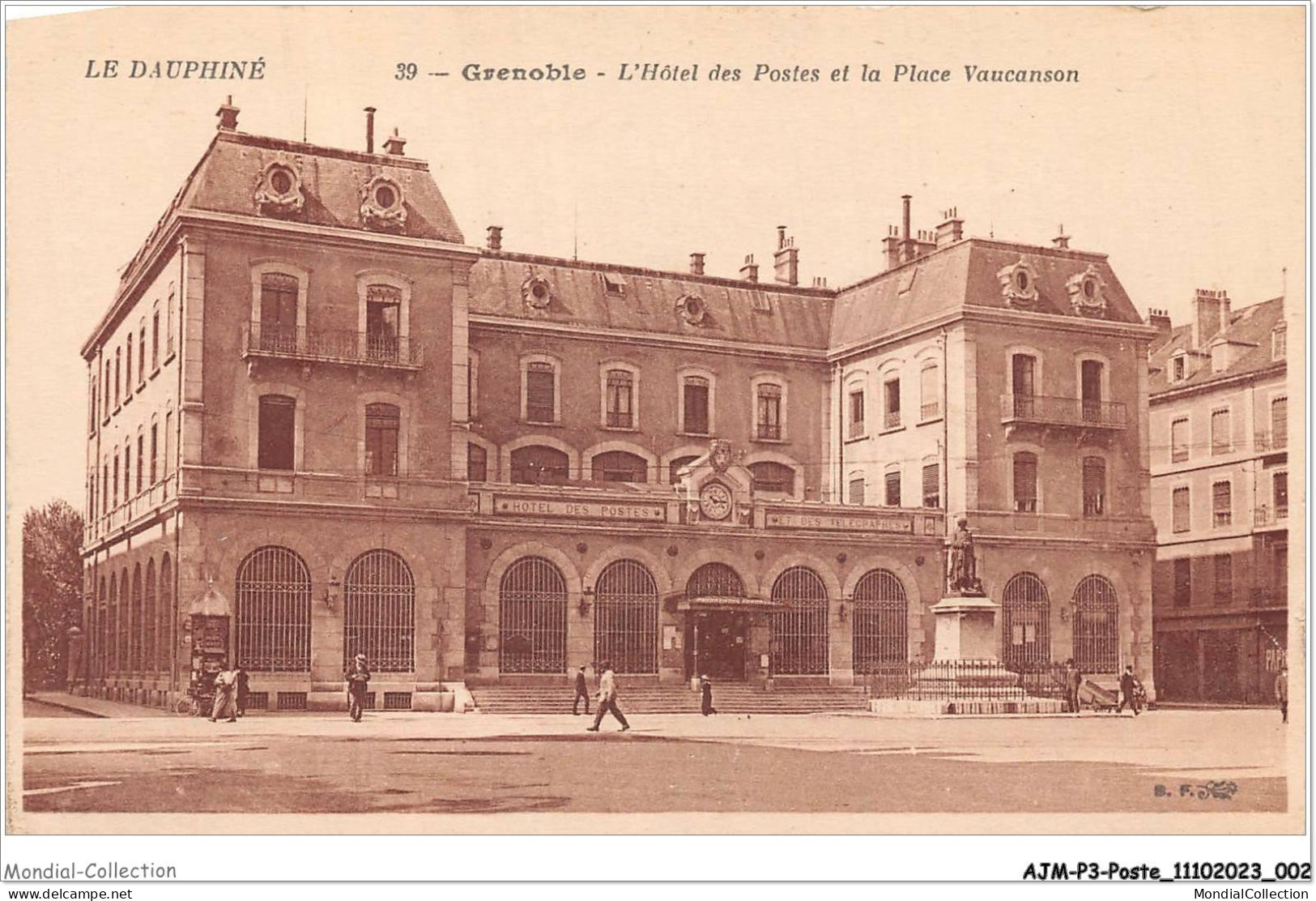AJMP3-0171 - POSTE - GRENOBLE - L'HOTEL DES POSTES ET LA PLACE VAUCANSON - Poste & Postini